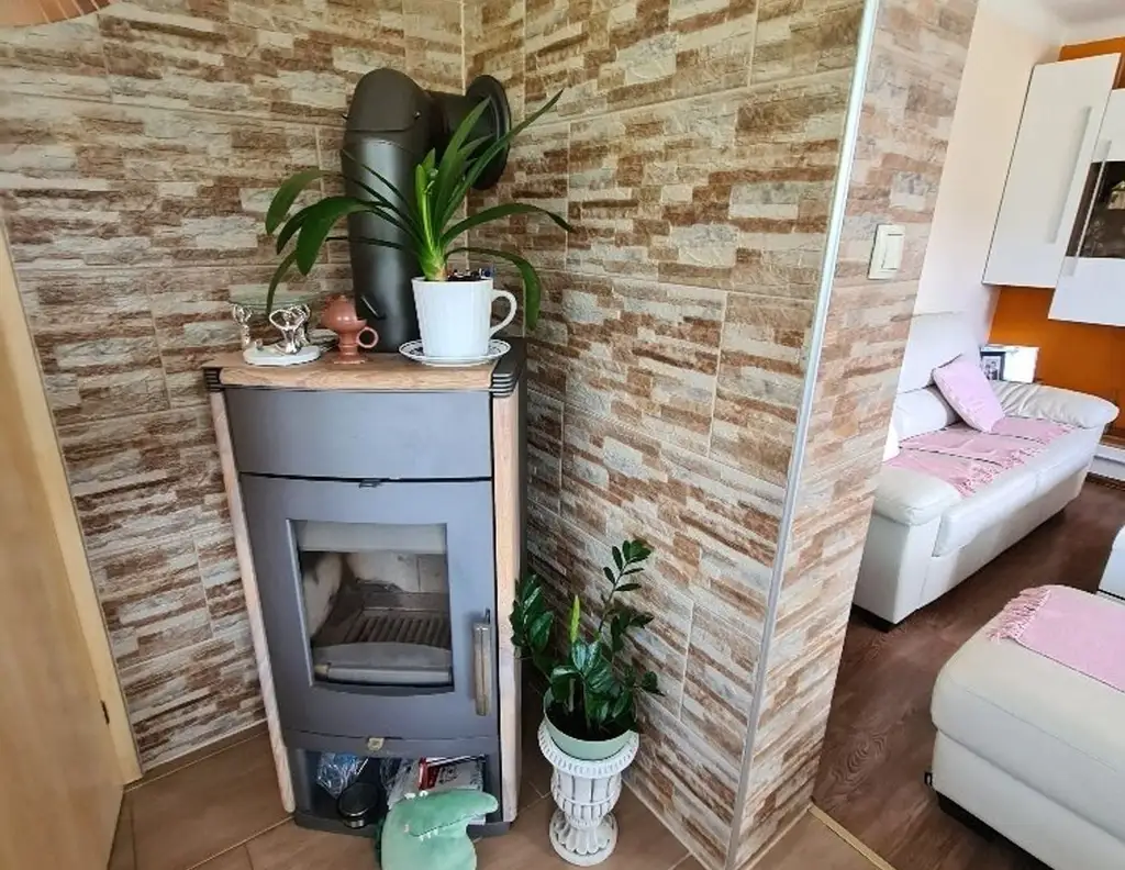 Wohnhaus mit eigener Wasserquelle!