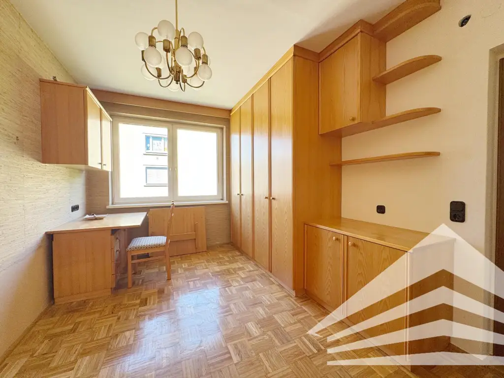 Gepflegte 4 Zimmerwohnung mit Garage und Balkon in bester Lage am Auberg