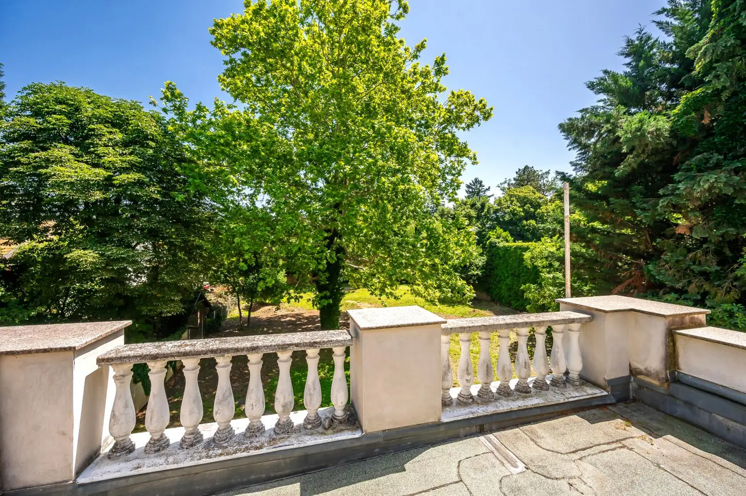 Rarität: Stadt-Villa mit weitläufigem Garten an exklusiver Hietzinger Adresse