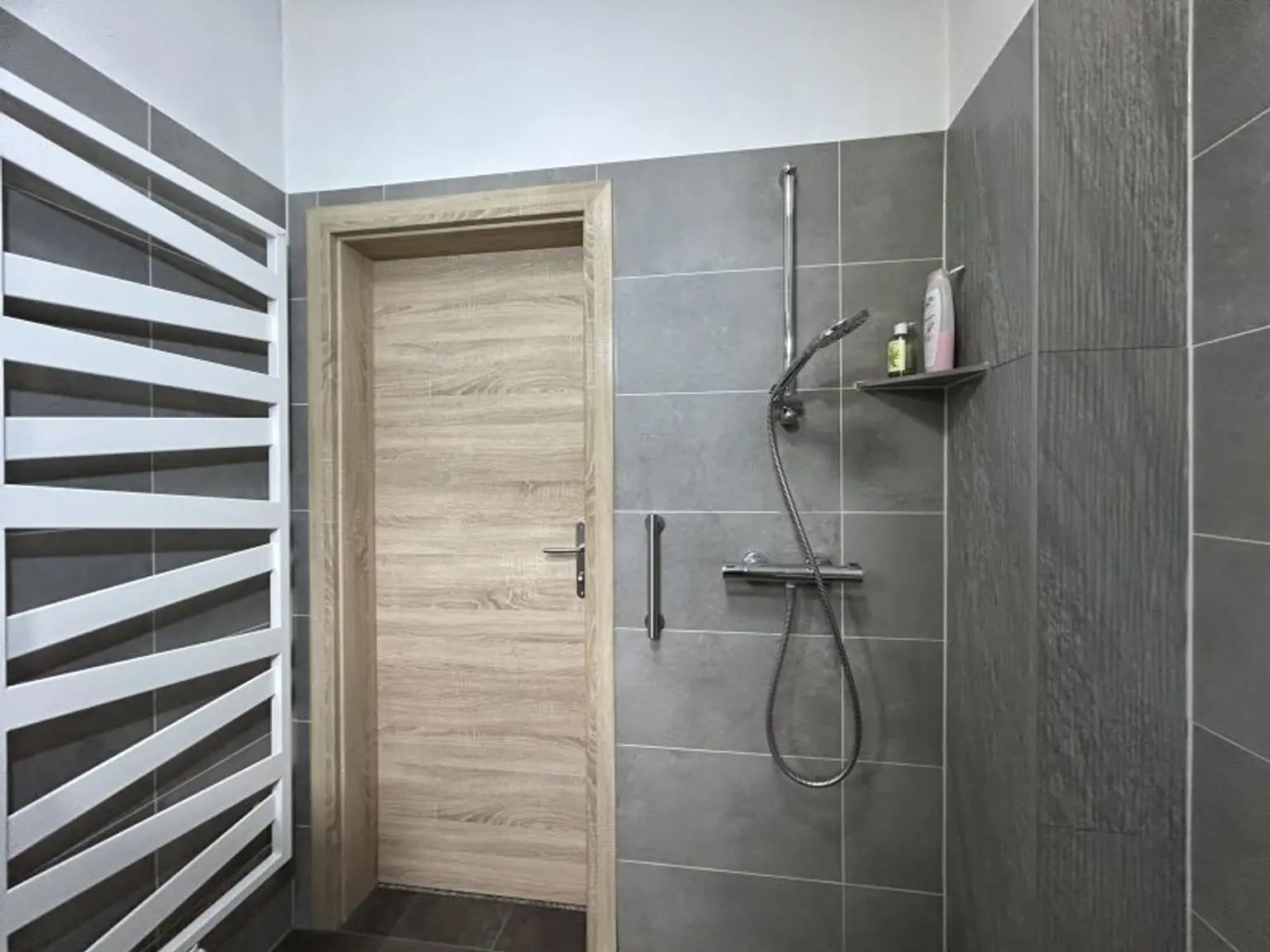 +Einzigartiges Mehrfamilienhaus und riesen Grundstück, direkt neben Oberpullendorf! +