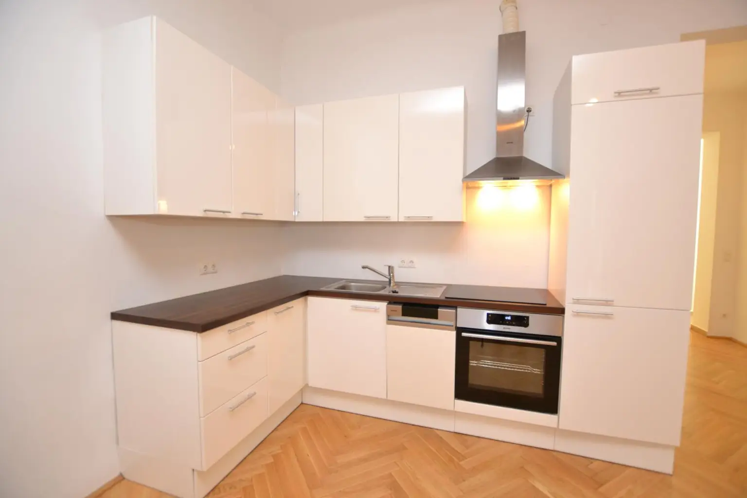 Gemütliche 2-Zimmer-Altbauwohnung mit Balkon und top Infrastruktur!