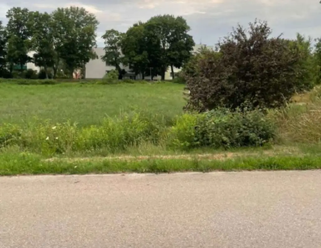 Aufgeschlossenes Grundstück in Retz ohne Bauzwang / Ruhige Lage