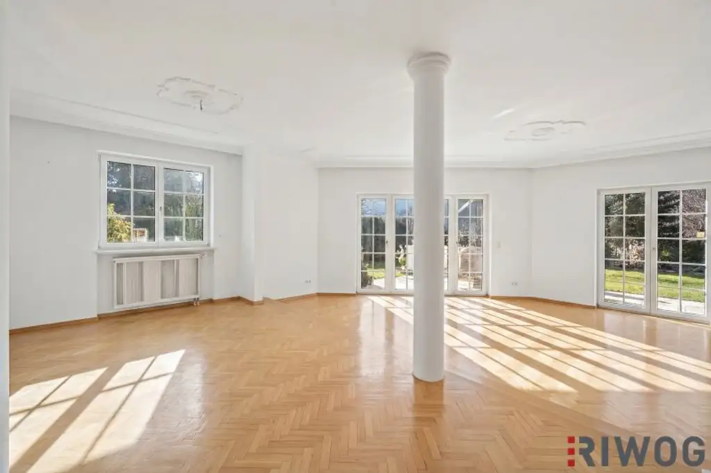 Private Estate Villa mit Fernblick | Privatwald | Virtual Tour | 4.200m2 Garten |  25 min. in den 1. Bezirk | Pool & Sauna