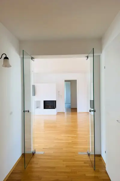 Geräumige 4 Zimmer DG-Wohnung ohne Schrägen, inkl. Terrasse und Garagenplatz