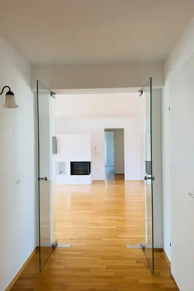 Geräumige 4 Zimmer DG-Wohnung ohne Schrägen, inkl. Terrasse und Garagenplatz