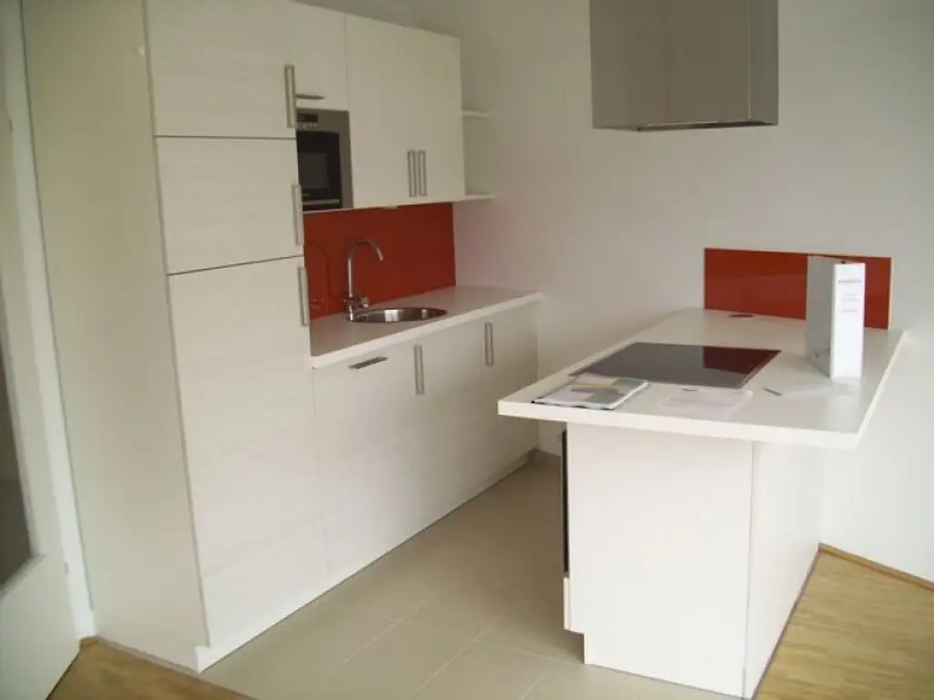 Kaulbachstrasse - Moderne 2 Zimmer mit Balkon bei Schloss Hetzendorf