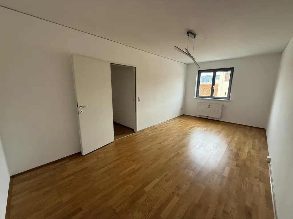 ZENTRALE LAGE! 2er WG taugliche Altbau Wohnung ++Videorundgang++