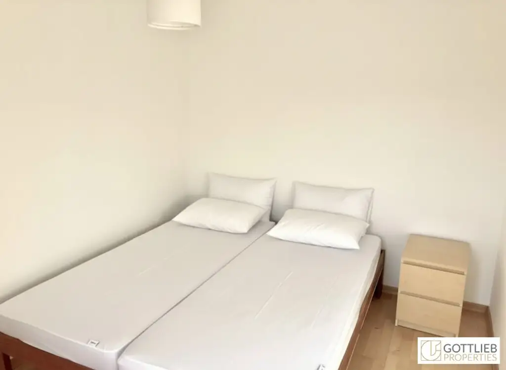 Grünruhelage nahe Arenbergpark! Teilmöblierte 2-Zimmer-Wohnung mit Loggia in Stockwerkslage