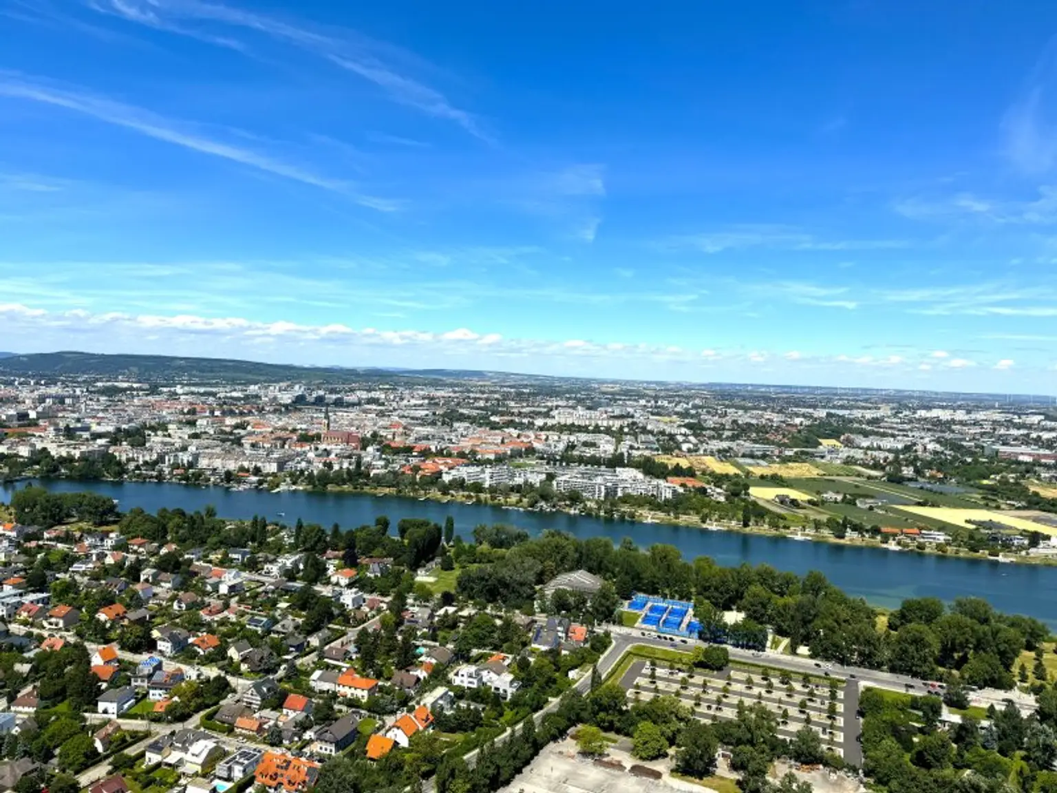 PROVISIONSFREI - THE WATERFRONT CURIOSITY - ABSOLUTE SELTENHEIT – EIGENGRUND BEI DER ALTEN DONAU!