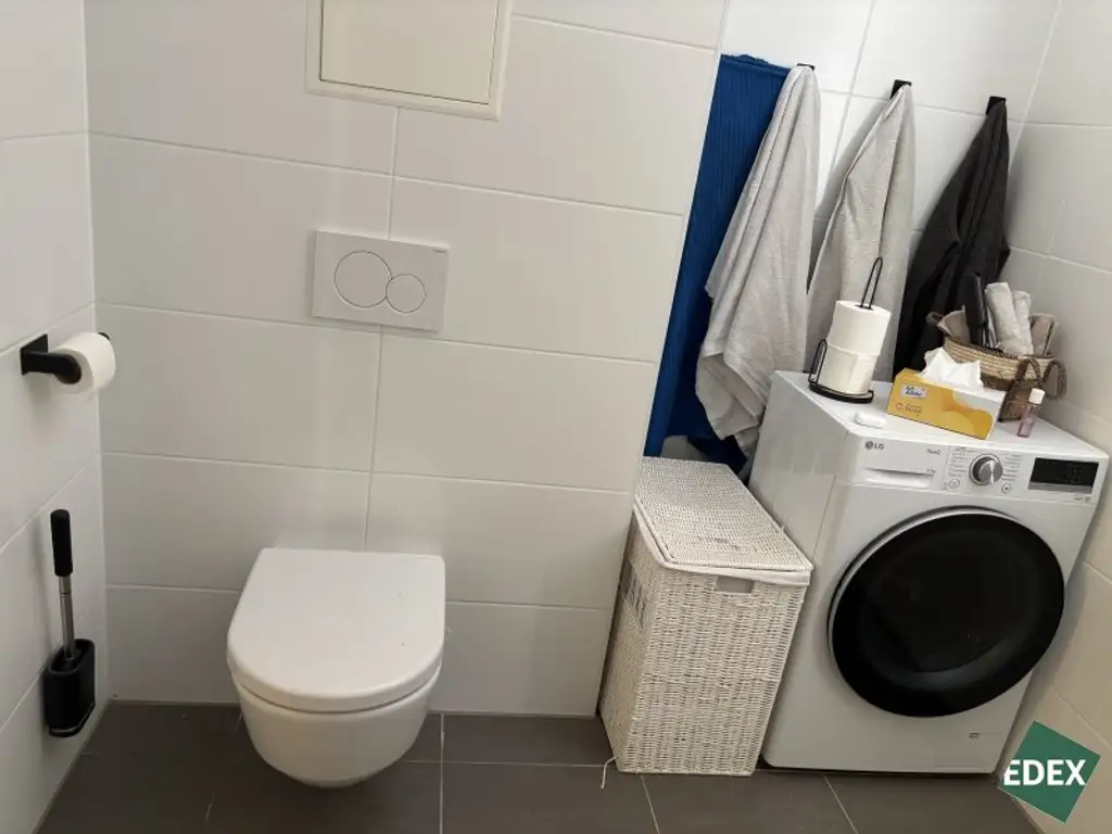 Ab sofort: Moderne 2-Zimmer-Wohnung mit Balkon nahe U1 Rennbahnweg