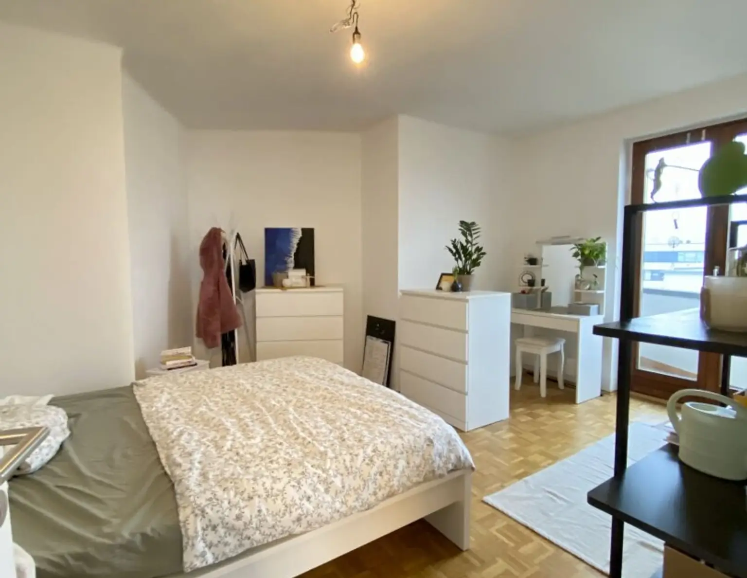 Linz: 4-Zimmer-Wohnung mit kleinem Balkon im 7. Stock mit Lift! - RESERVIERT!