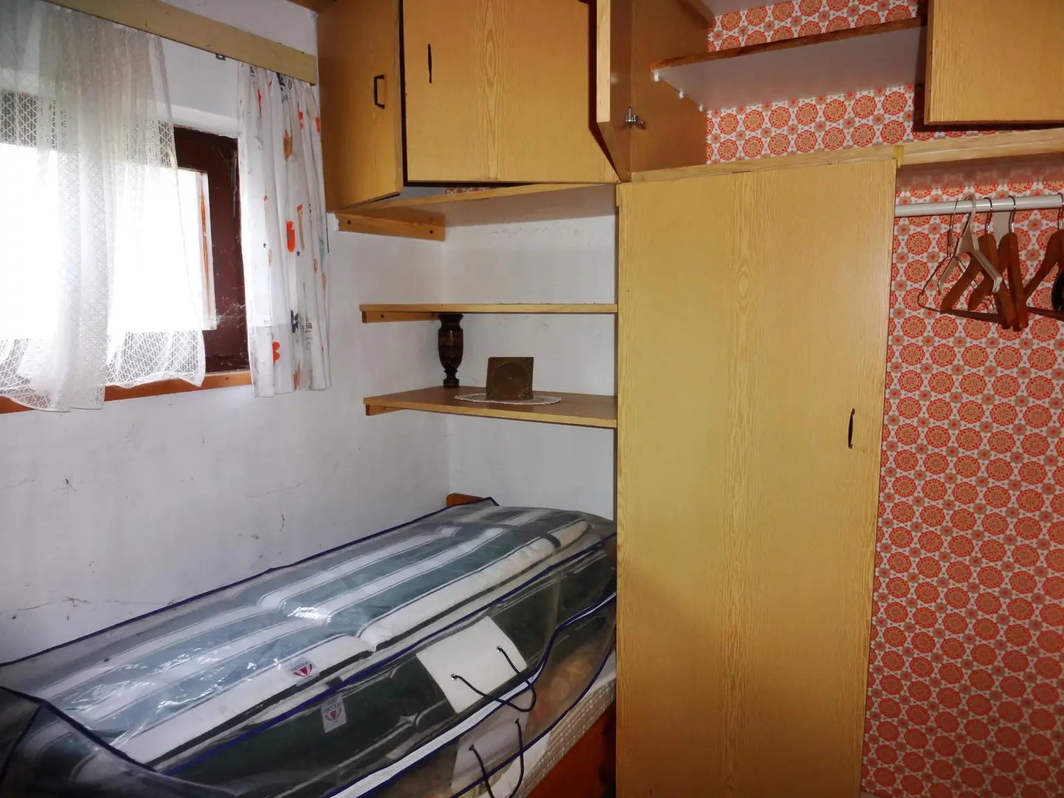 Einfamilienhaus mit Vollkeller in ruhiger Lage !