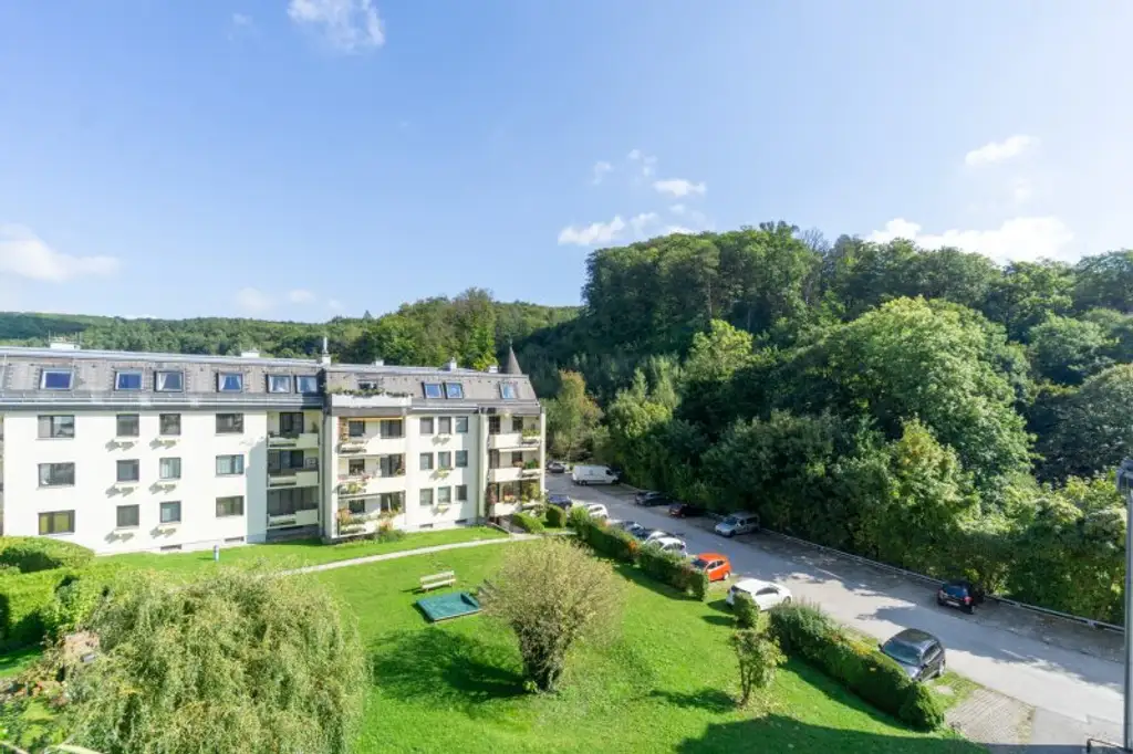 Dachterrassenwohnung vom Feinsten! Komfort und Ruhe im Grünen auf knapp 100 m²