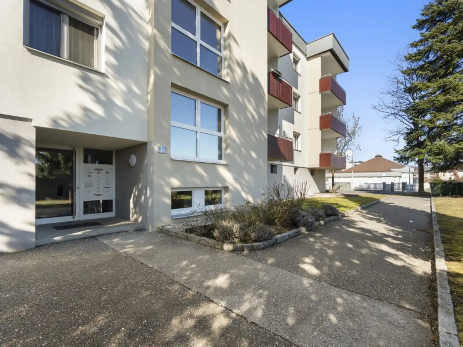 Schöne, sonnige und ruhige 94,00m² 3 Zi Wohnung mit Loggia in Klagenfurt - Karl-Marx-Straße