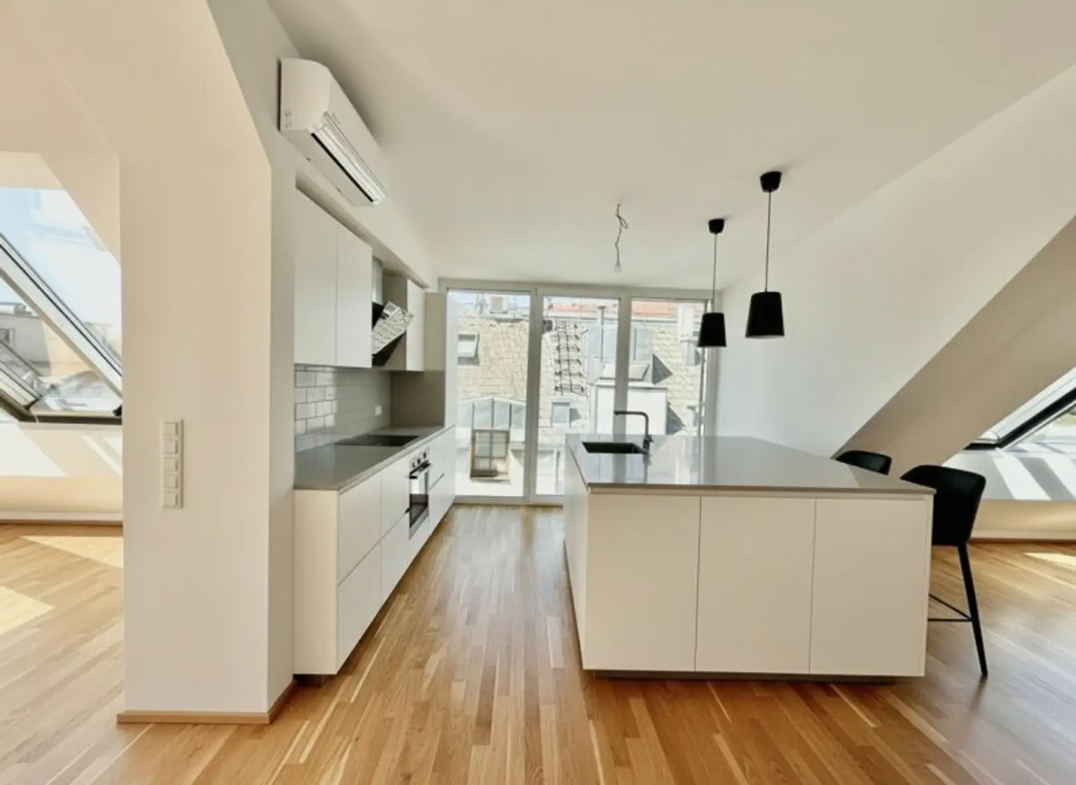 BELGHOFERHAUS 42 - Exklusive 3-Zimmer Penthousewohnung mit direktem Liftzugang und Klimageräten sowie eigener Dachterrasse