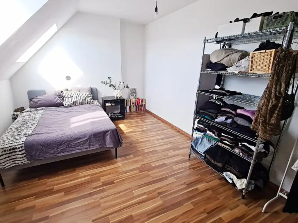 DACHGESCHOSS, U3-NÄHE, 55 m2 Maisonette, 2 Zimmer, Kochnische, Duschbad, Fernblick, Meiselstraße