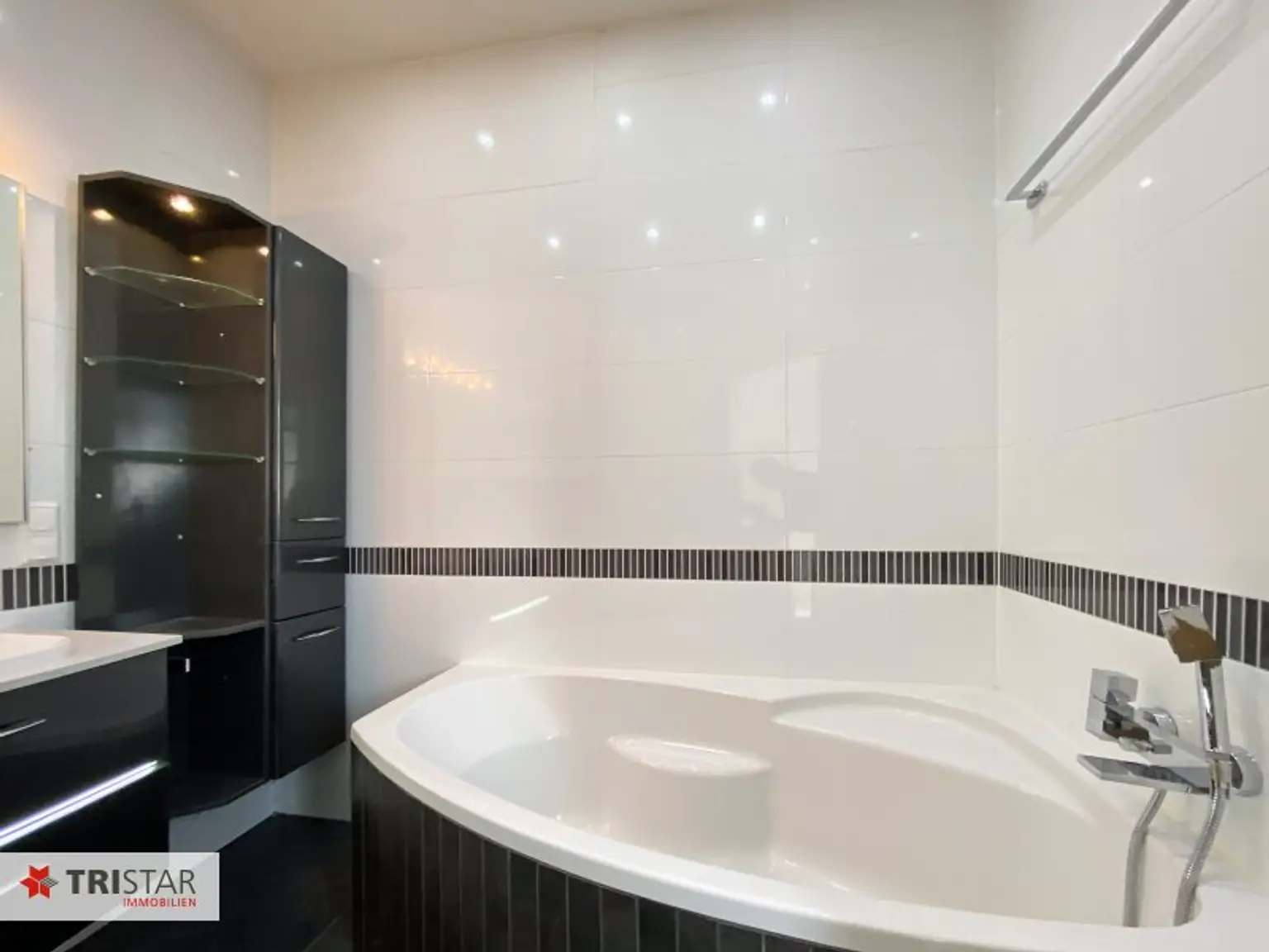 NEU :::I CALL IT HOME – STYLISCHE UND SEHR WOHNLICHE DACHGESCHOSSWOHNUNG MIT TERRASSE IN GUTER LAGE– Kauf in 1100 Wien:::