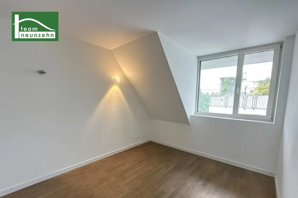 Stilvolle Dachgeschoss-Maisonette mit 3,5 Zimmern, riesiger Terrasse und WG-Eignung nahe U6 Nußdorfer Straße!