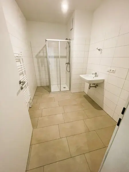 Sehr gut aufgeteilte 2-Zimmer Wohnung mit Loggia und Einbauküche!