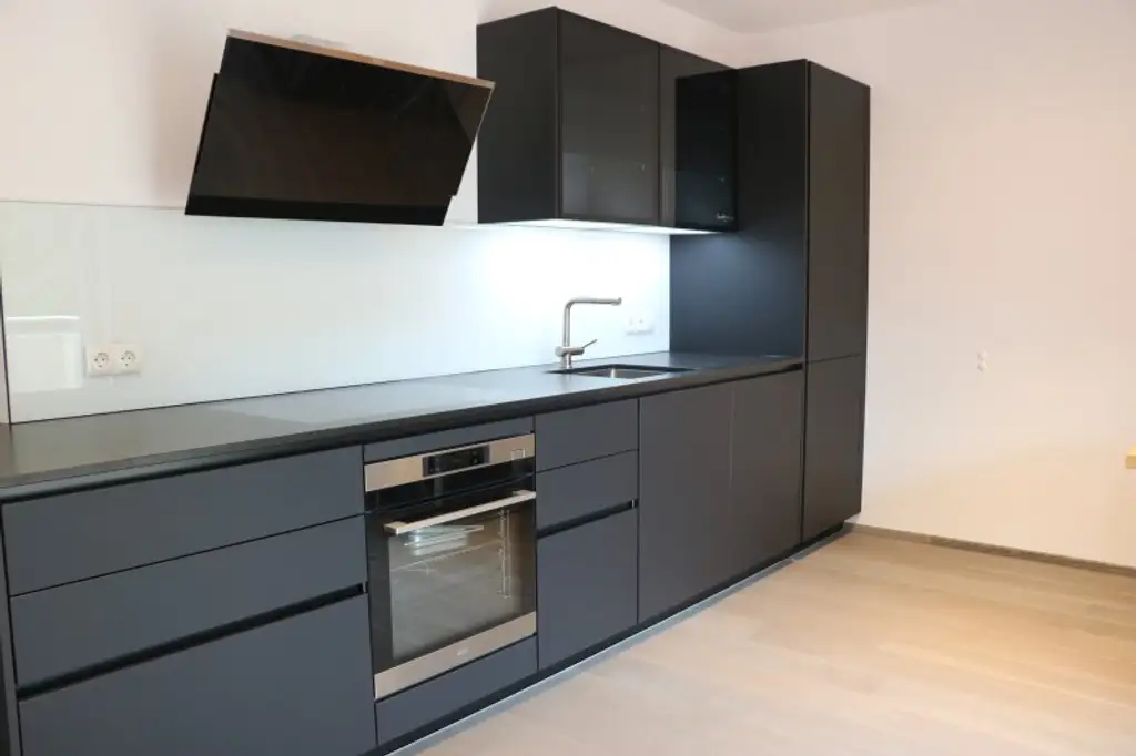 Telfs - Hochwertig - geschmackvoll eingerichtete 2 Zimmerwohnung mit Terrasse und Autoabstellplatz