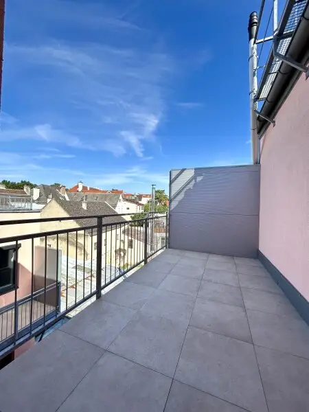 Traumhafte Dachgeschoßwohnung in Klosterneuburg – Erstbezug mit Terrasse!