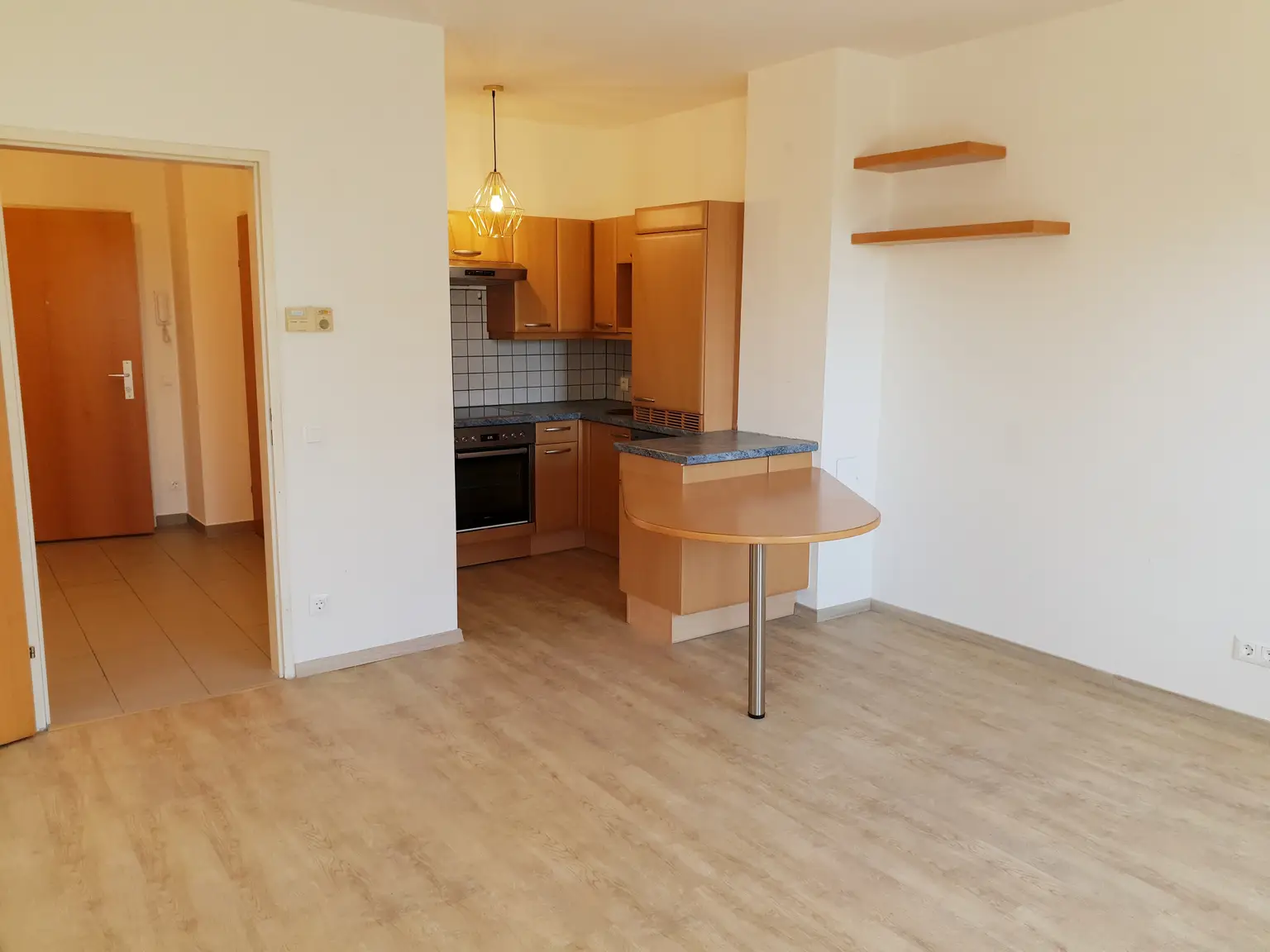 Zwei Zimmerwohnung mit Balkon zu vermieten!