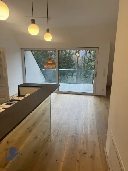 Stilvoll wohnen im Herzen von Wien: Dachgeschosswohnung mit Terrasse und Parkplatz in 1140 Wien!