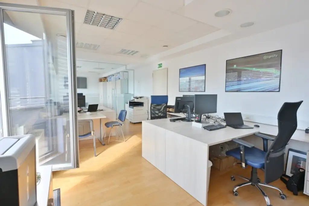 *** Anlageobjekt *** Vermietete Büroeinheit in Ljubljana