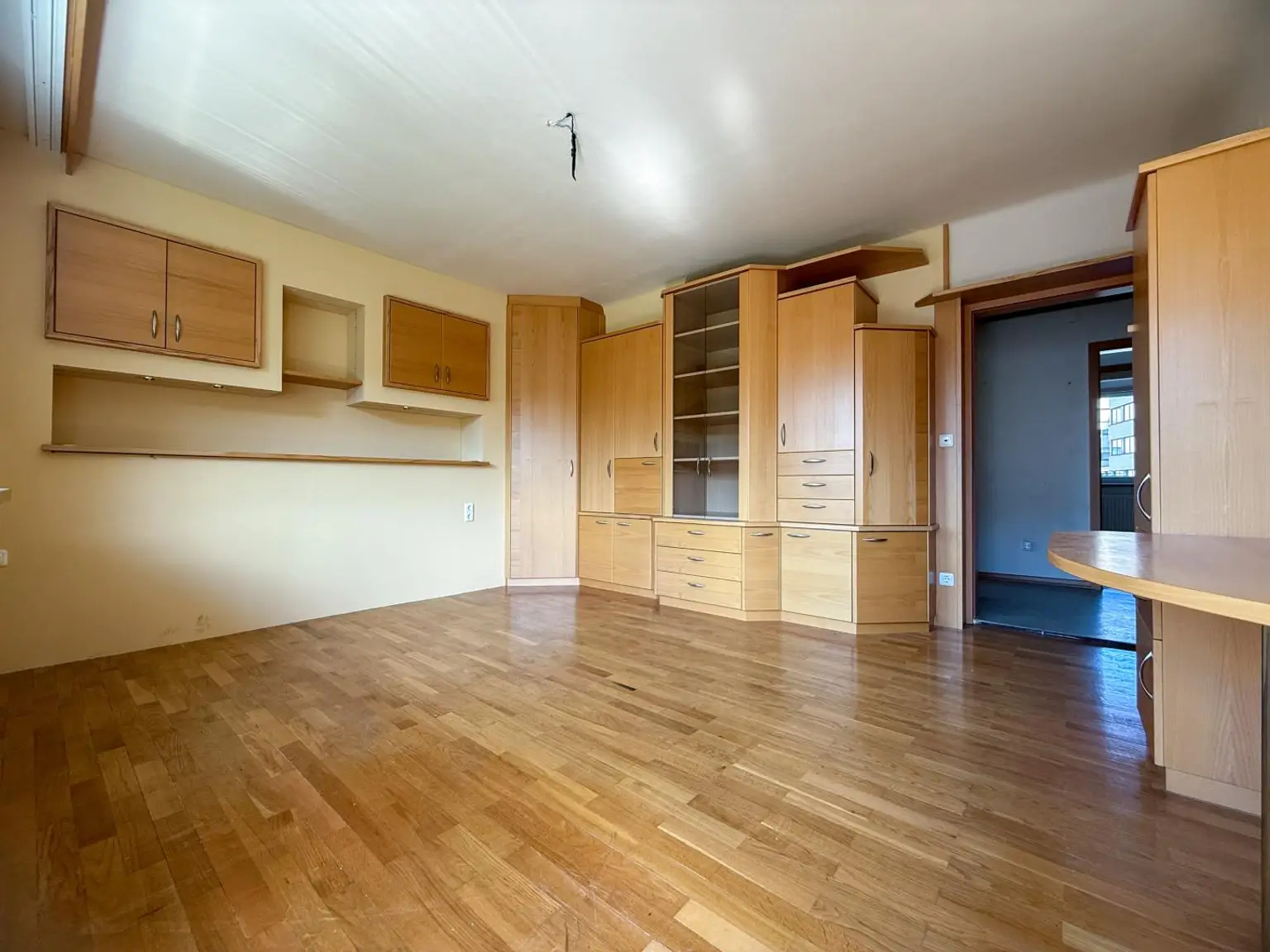 *** 63,5m² - 3 Zimmer Juwel, saniert, im Zentrum Bruck/Mur, teilmöbliert mit Parkplatz und verglasten Balkon ***