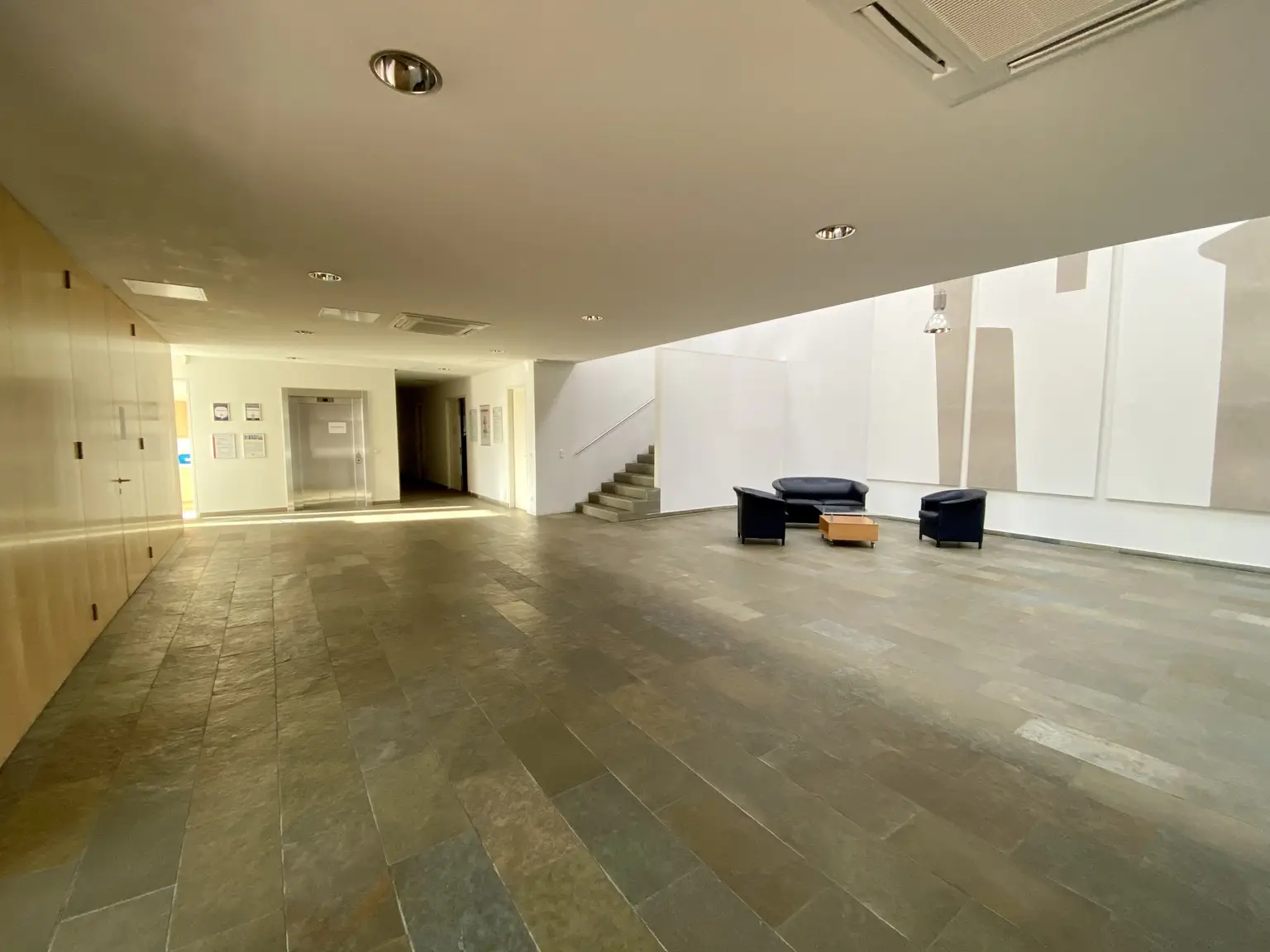 Großes Büro für 50 - 60 Mitarbeiter!