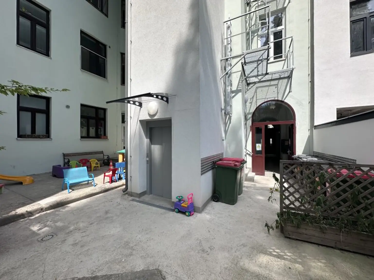 1-Zimmer Wohnung in einem modernisierten Altbauhaus