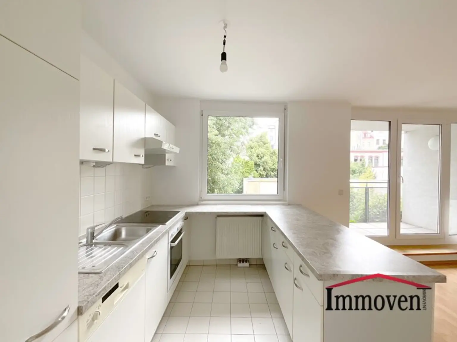 TEILWEISE HOFRUHELAGE - 2-Zimmerwohnung mit Balkon (Mietbeginn 01.02.2026)