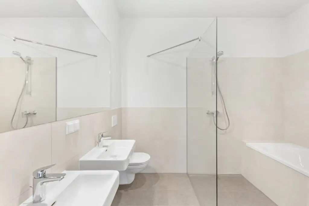 3-Zimmer-Altbaueigentumswohnung in generalsaniertem Altbau mit Balkon