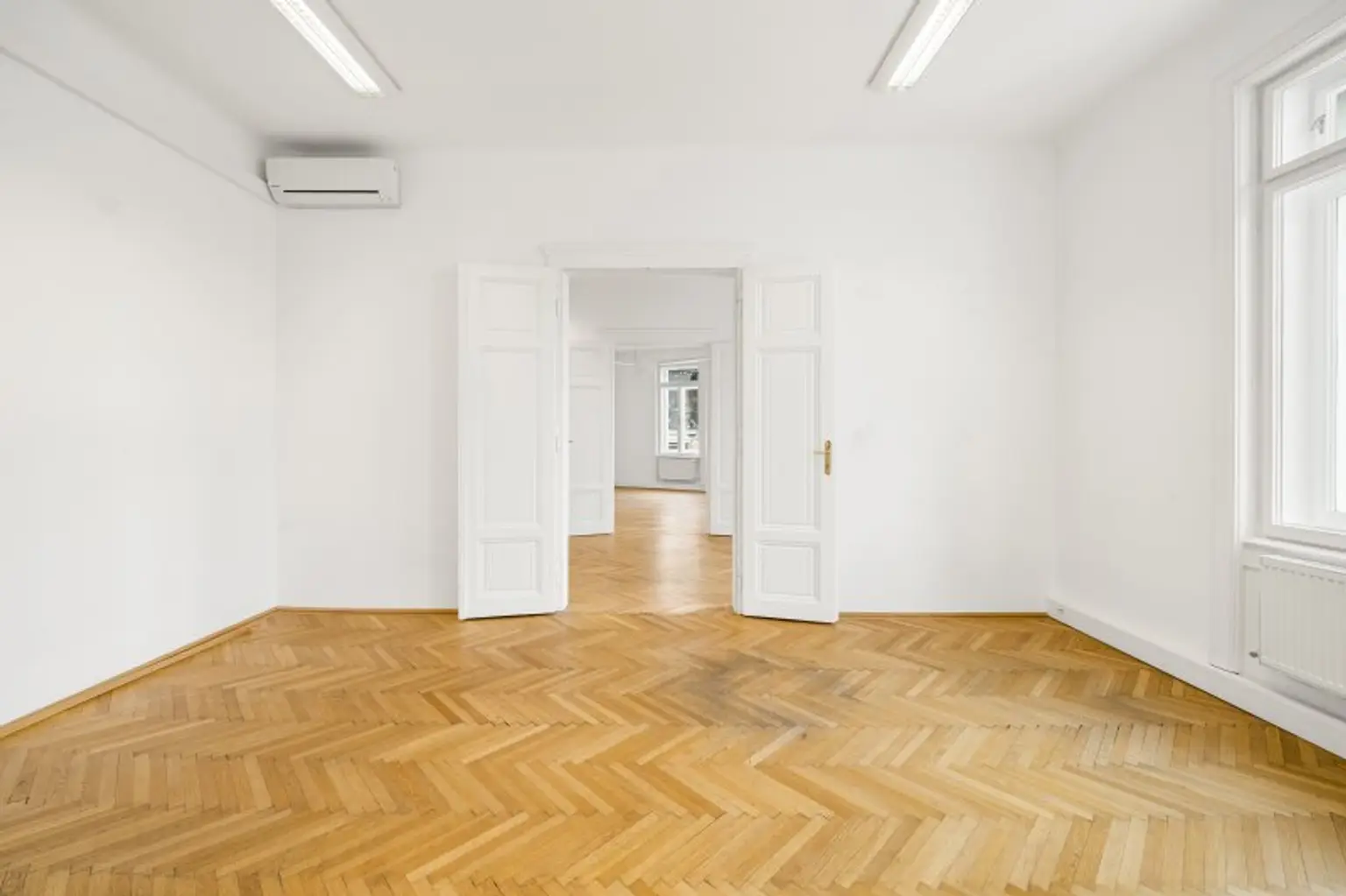 Modernes Büro im Stilaltbau direkt beim Schwarzenbergplatz/Karlsplatz ZU VERMIETEN