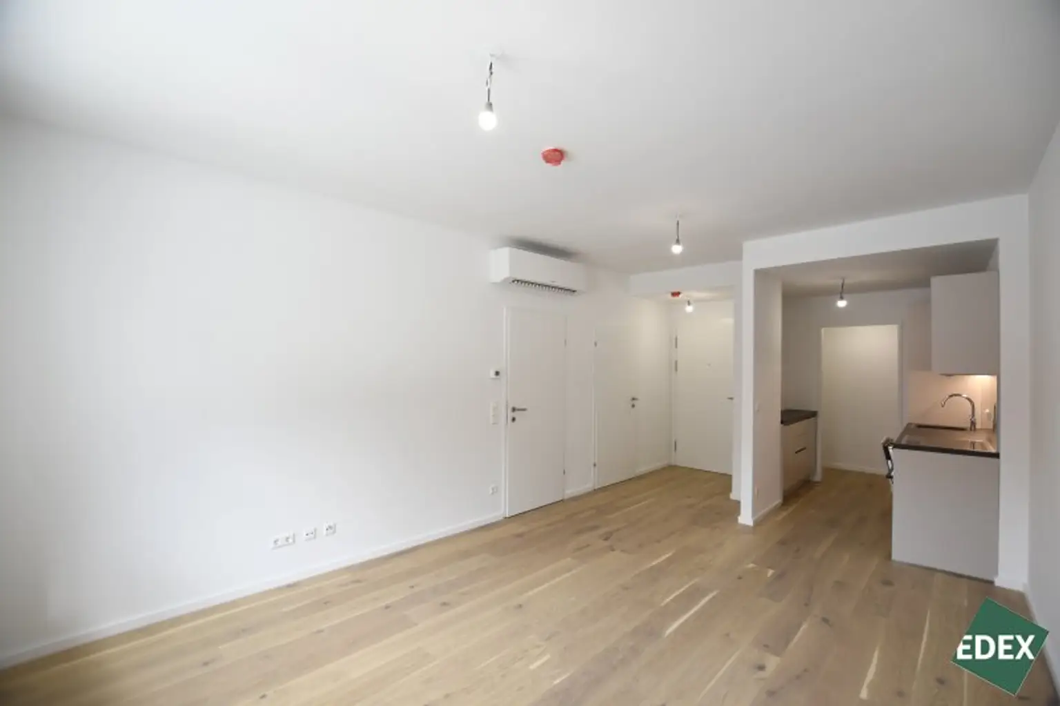 Erstbezug nach Sanierung: Schöne 1,5 Zimmer-Wohnung mit separater Küche