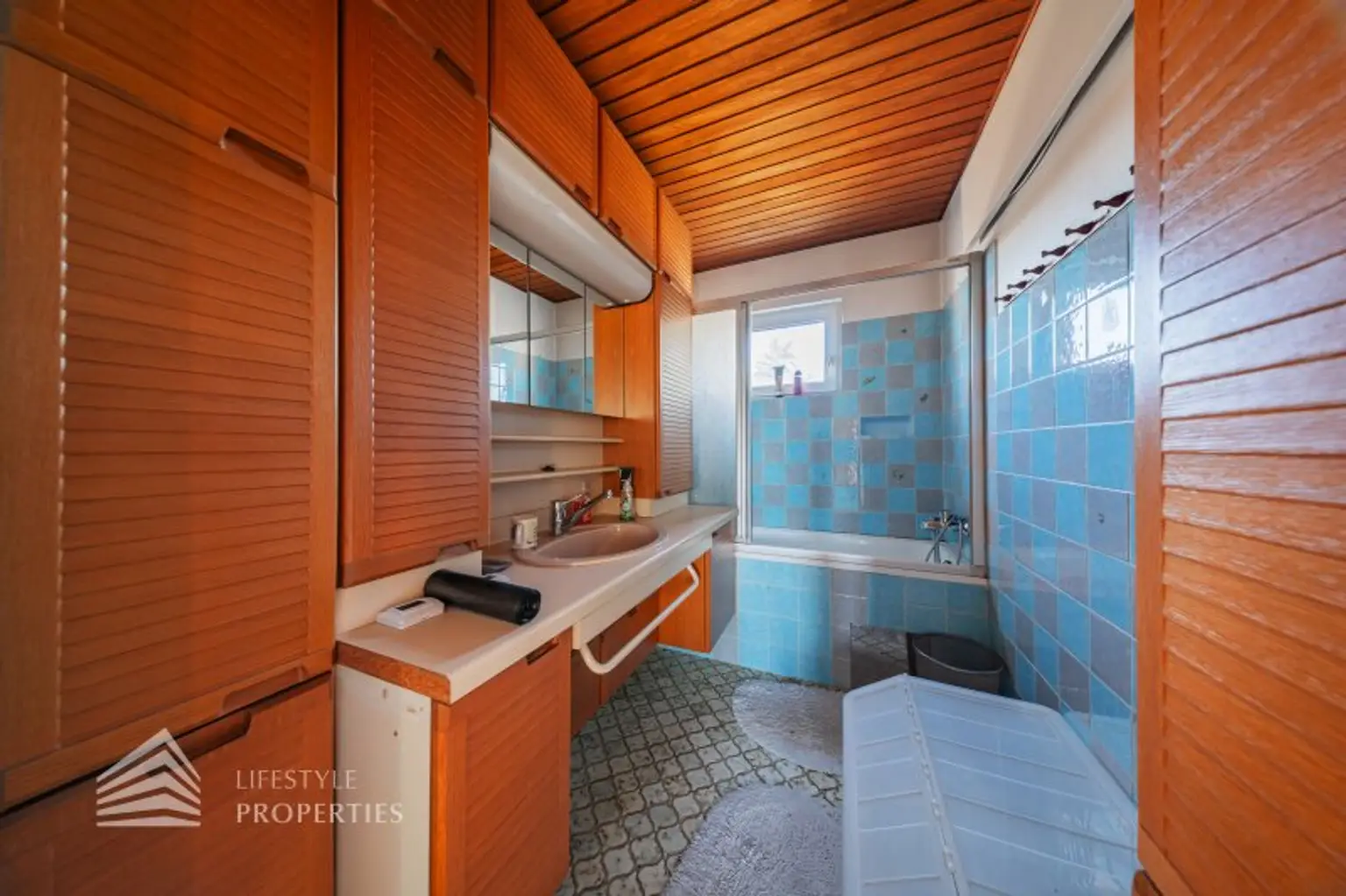 Großzügiges Familienrefugium in absoluter Ruhelage – charmantes Wohnhaus auf 1.000 m² Traumgrundstück in 1220 Wien