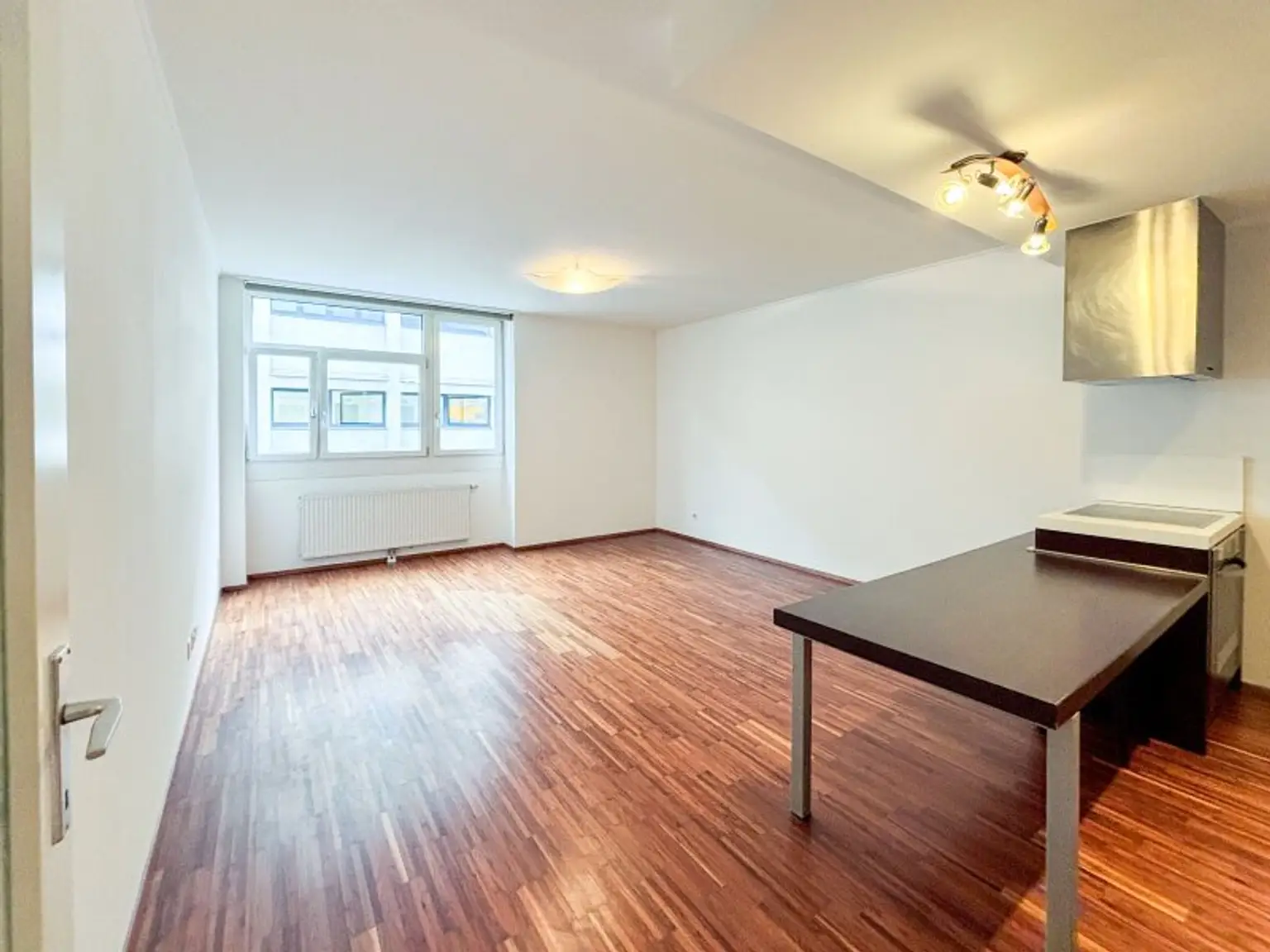 NEUBAUWOHNUNG mit BALKON+GARAGE, Nähe Kircheng./Mariahilfer Str.