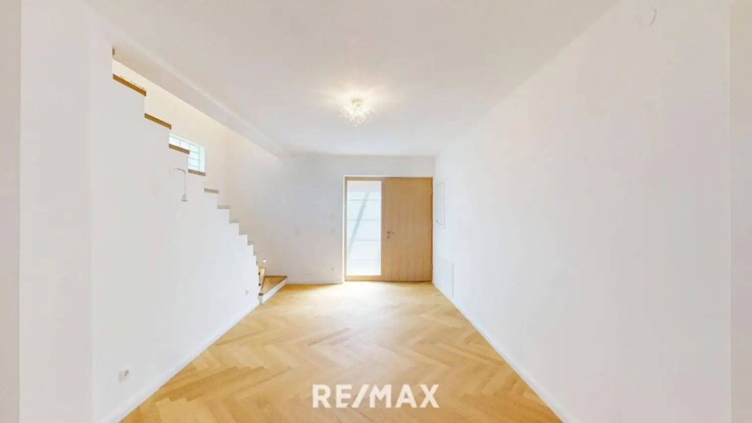 ETWAS GANZ BESONDERES Neuwertige Villa in Grün und Ruhelage mit gepflegtem Garten in privilegierter Lage Wien 1210