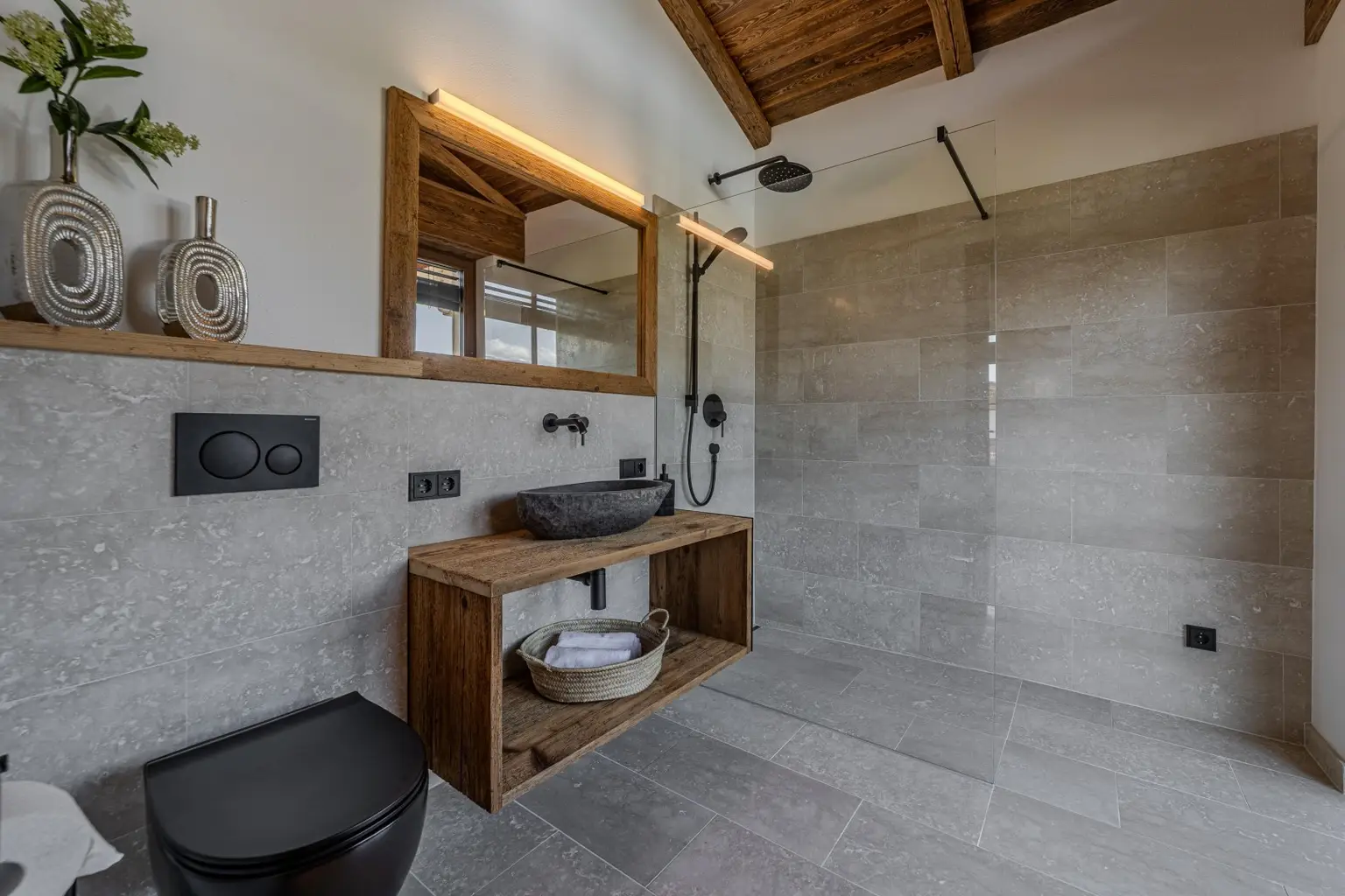 Traumhaftes Alpenchalet mit Outdoor Pool und Saunahaus