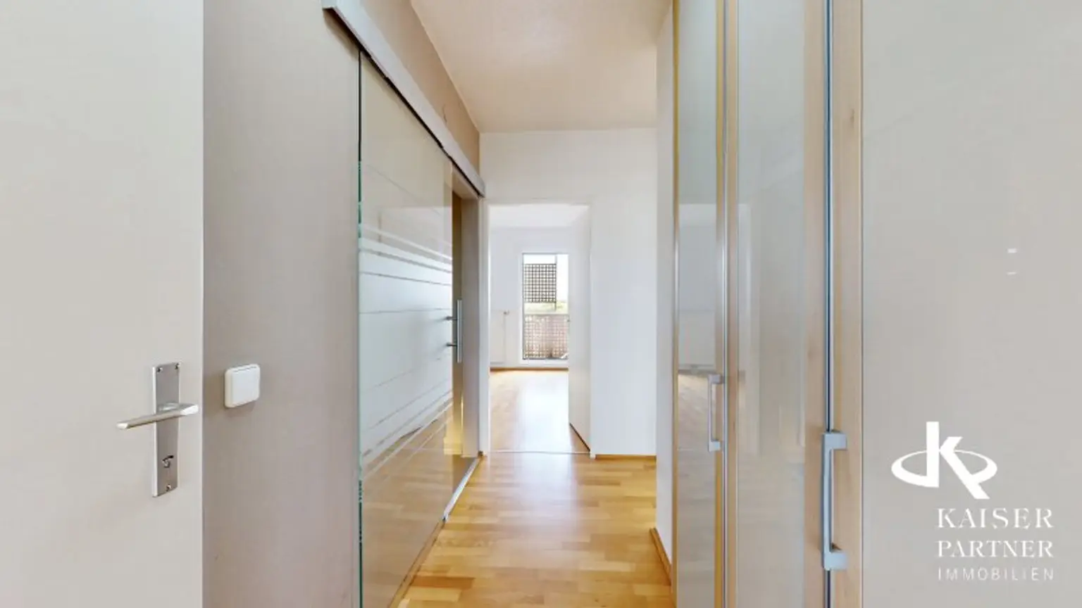 Urbaner Lebenstil in Oberlaa! Sensationeller Weitblick, moderne, offene 3-Zimmer-Wohnung mit großer 12,5m² Loggia!