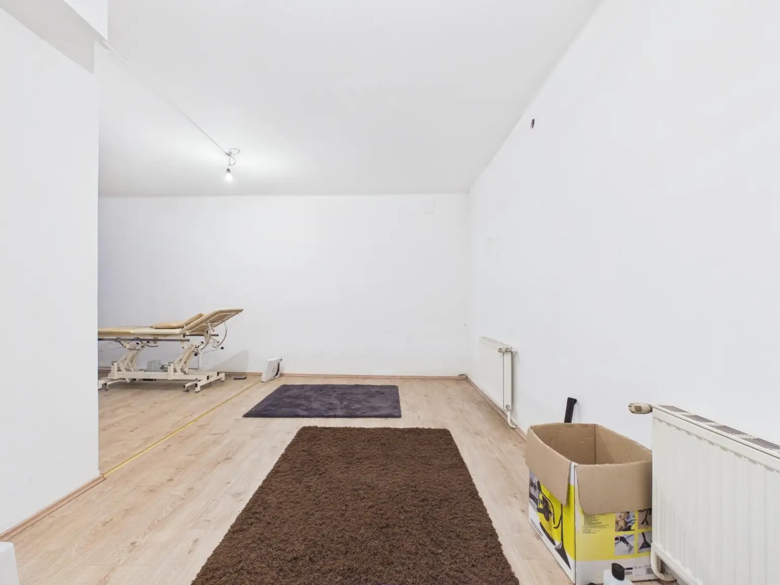 CAM04191G0-PR0079-STILL012