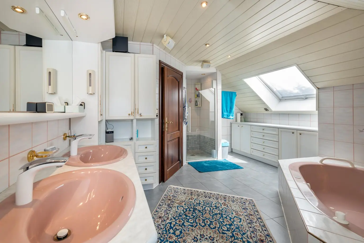 Elternbadezimmer DG