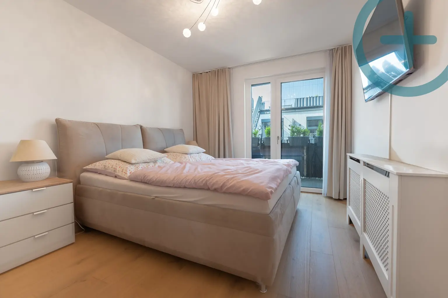 Schlafzimmer 1