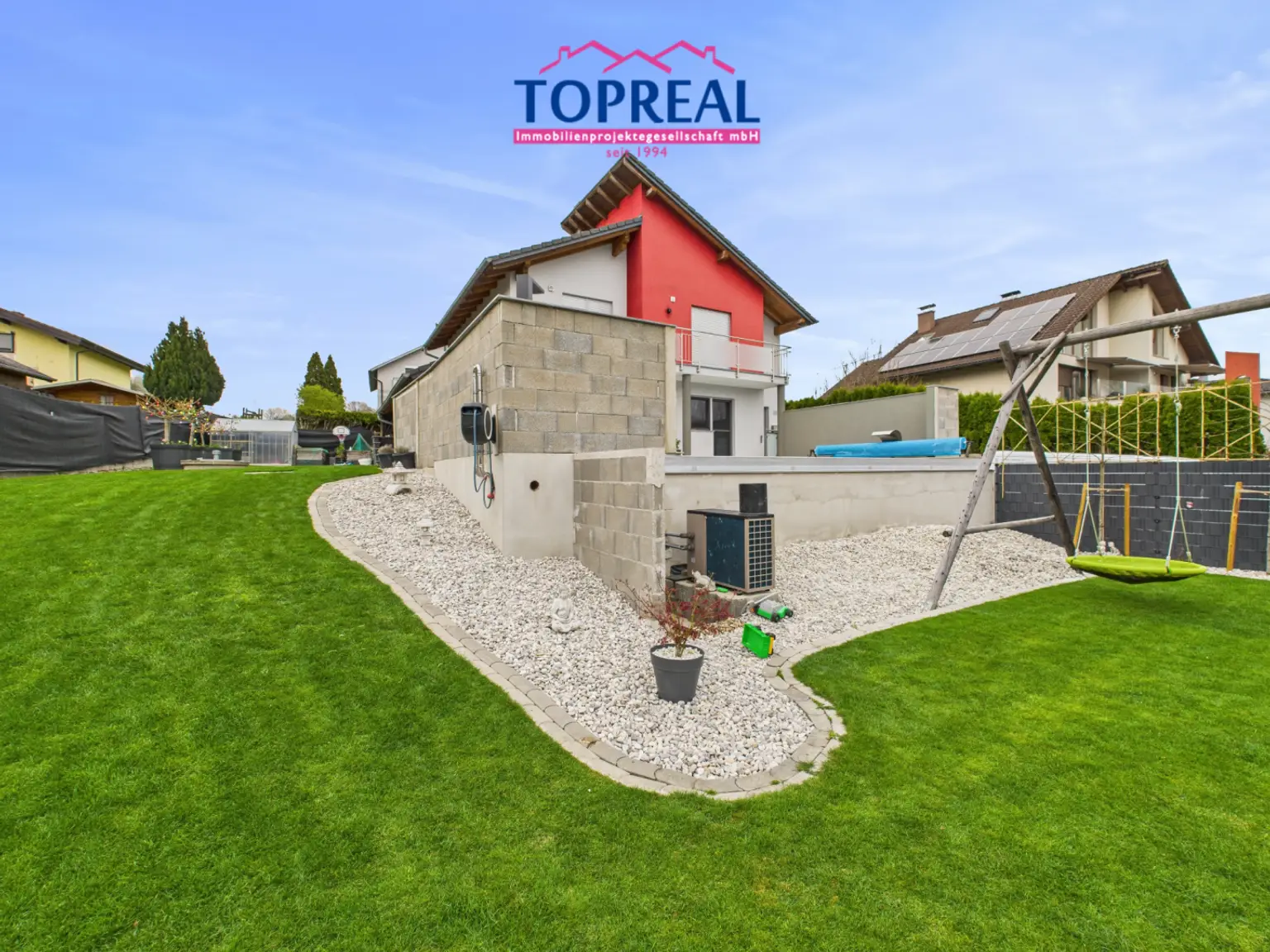 NÄHE WELS: Hochwertig modernisiertes Einfamilienhaus mit Traumgarten, Luxus - Poolanlage & smarter Haustechnik