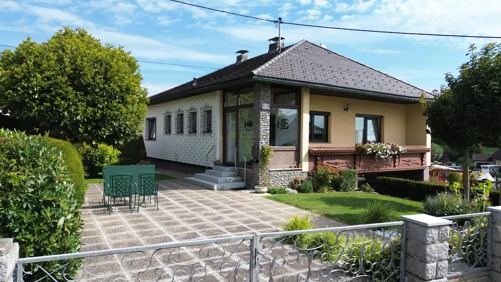 Gepflegtes Haus in ländlicher Lage