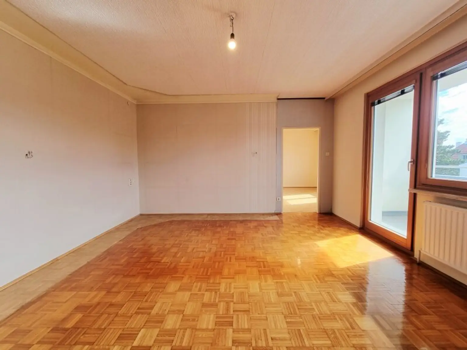 116 m², 4-Zimmerwohnung mit Loggia in Bestlage