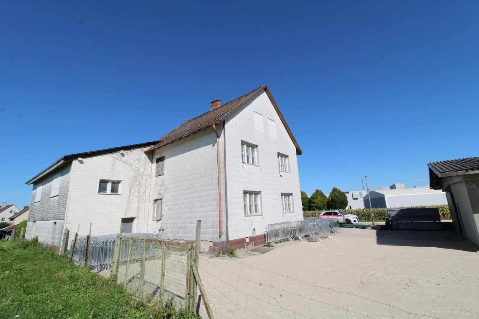 Außenlagerfläche mit Garage im Ennshafen!