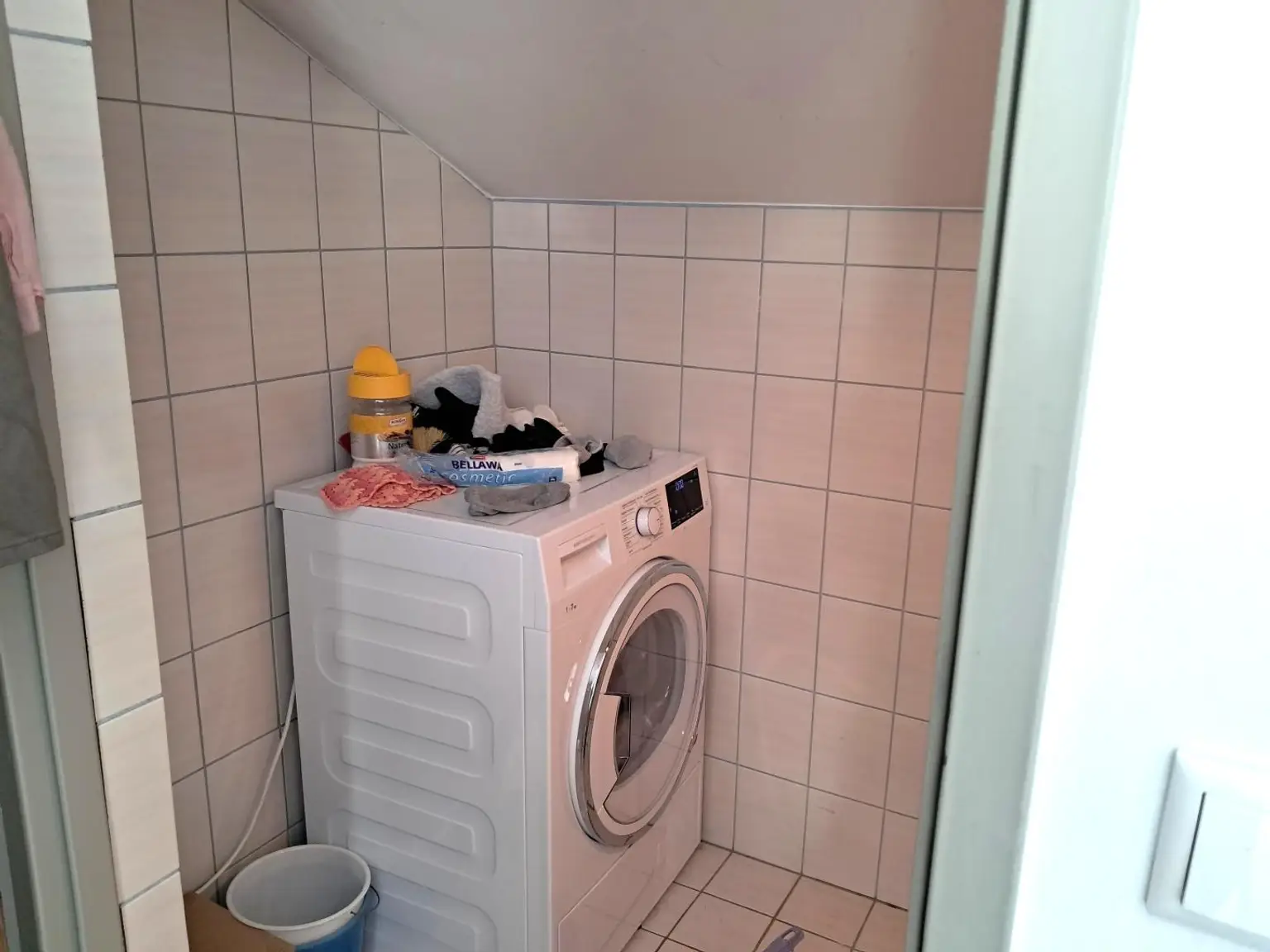 6 Zimmer ein großzügiges Grundstück und viel Platz warten auf eine nette Familie