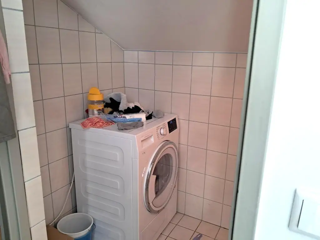 6 Zimmer ein großzügiges Grundstück und viel Platz warten auf eine nette Familie