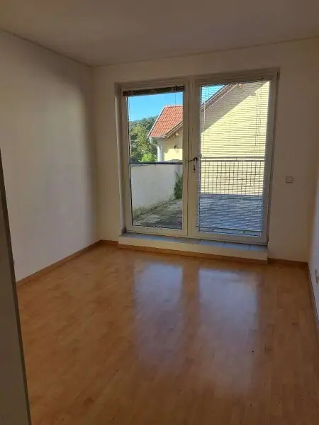 Gepflegte Terrassenwohnung in Hirtenberg: 51m² mit Balkon und Stellplatz!